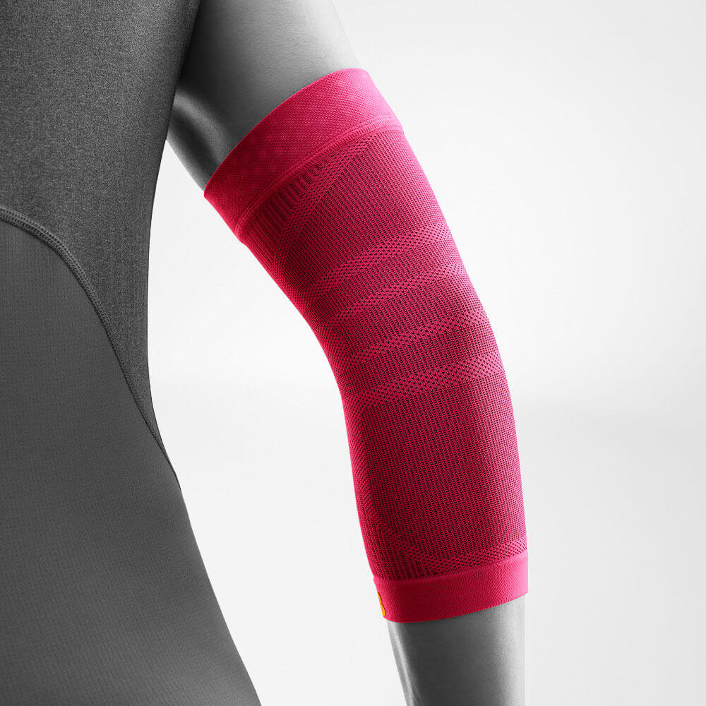 Rückansicht des pinken Sportsleeves für den Ellenbogen